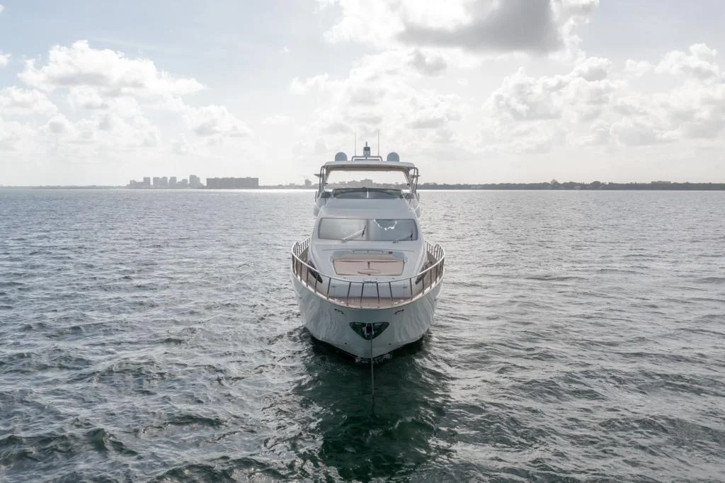 85ft Azimut Del Mar elegant finish